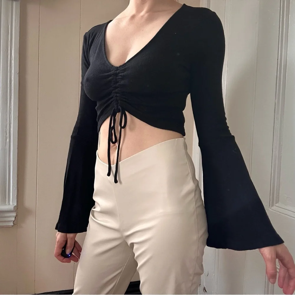 Jack by BB Dakota Leia Black Flounce Sleeve Crop Top - Picture 5 of 15